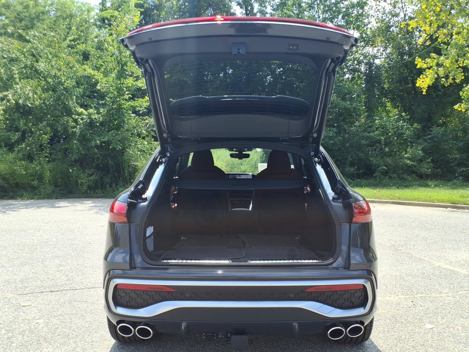 New 2026 Audi SQ5 Prestige AWD/4WD image 31