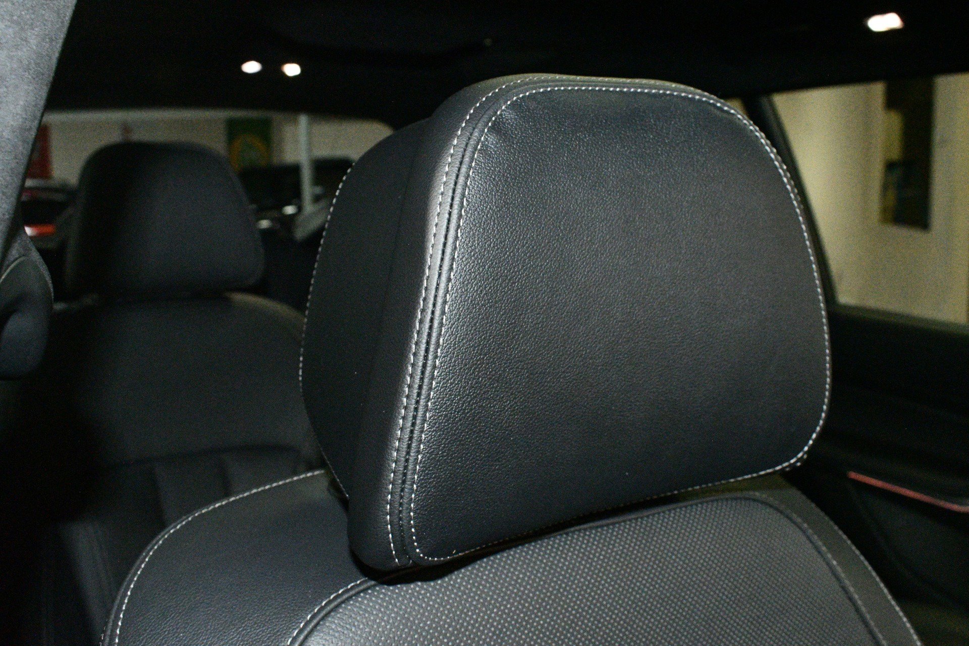 Used 2022 BMW X7 M50i w/ Luxury Seating Package image 10