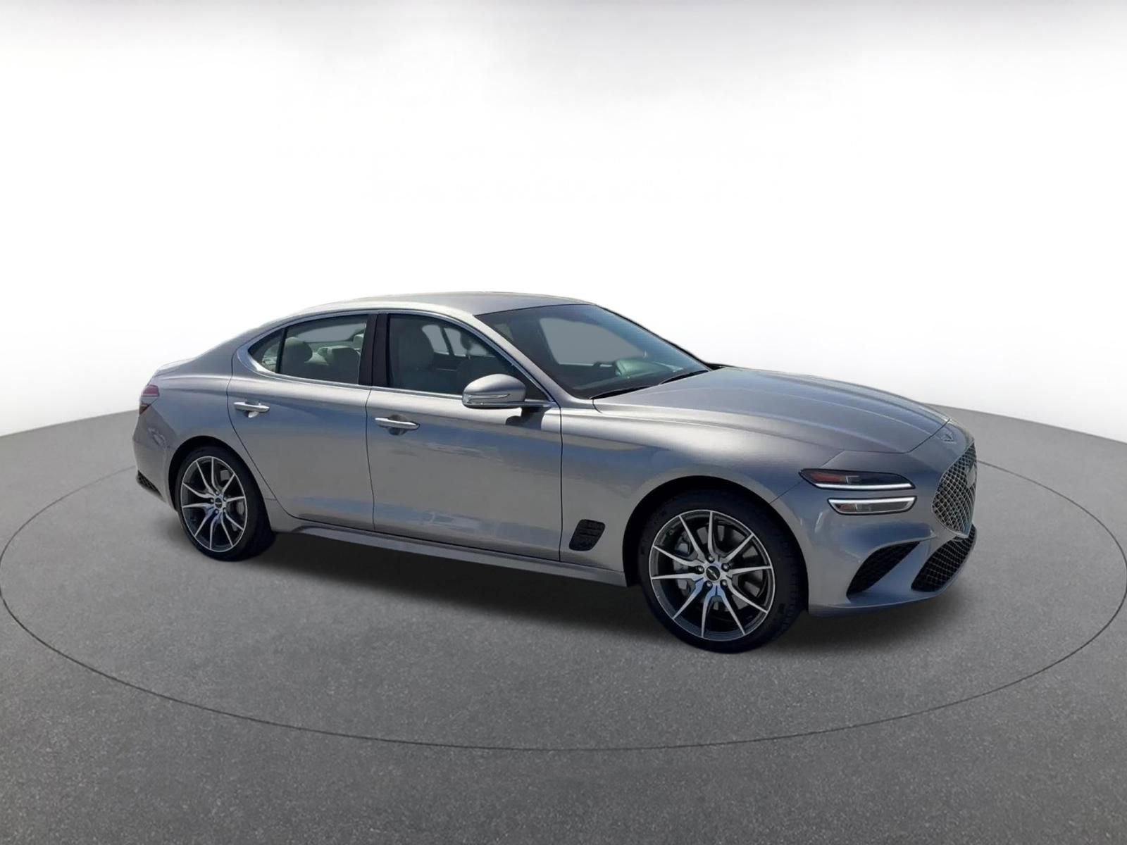 Used 2025 Genesis G70 2.5T AWD/4WD image 2