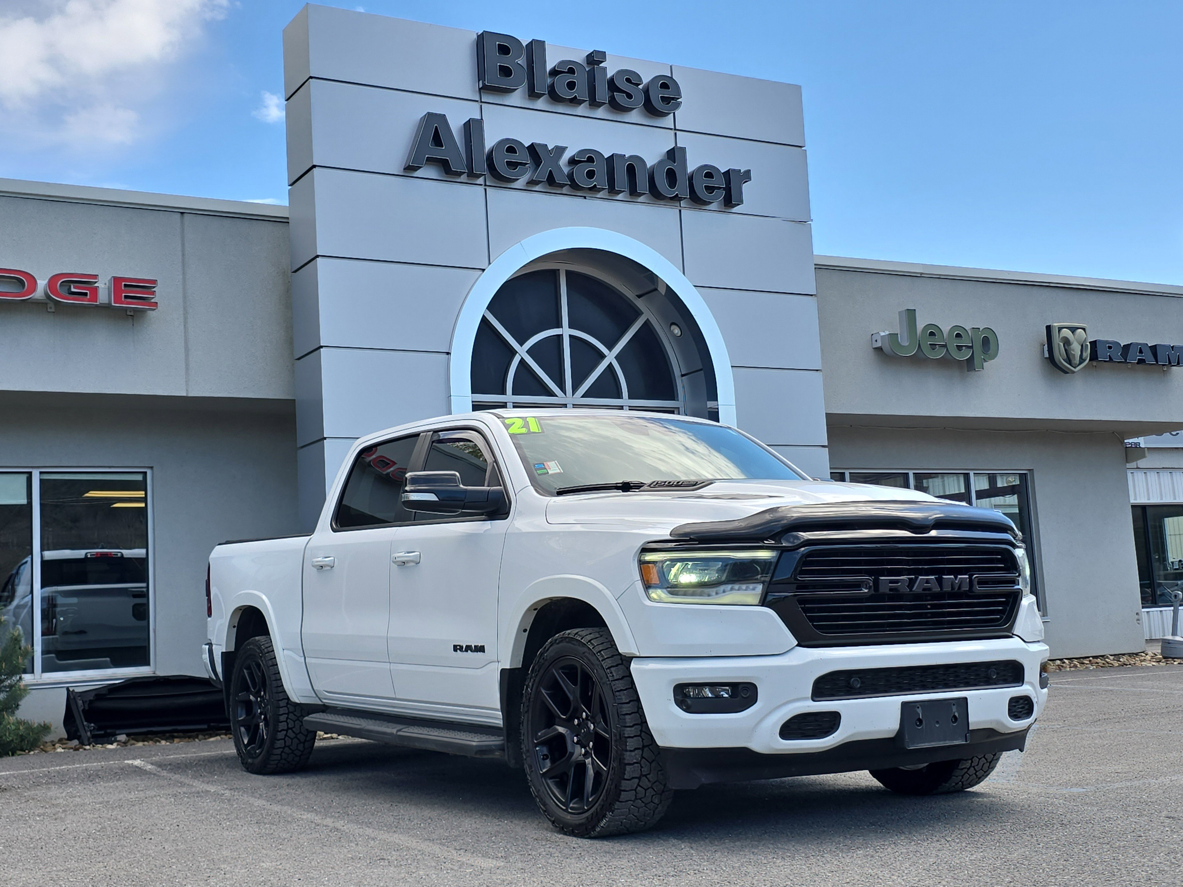 Used 2021 RAM 1500 Laramie AWD/4WD image 1