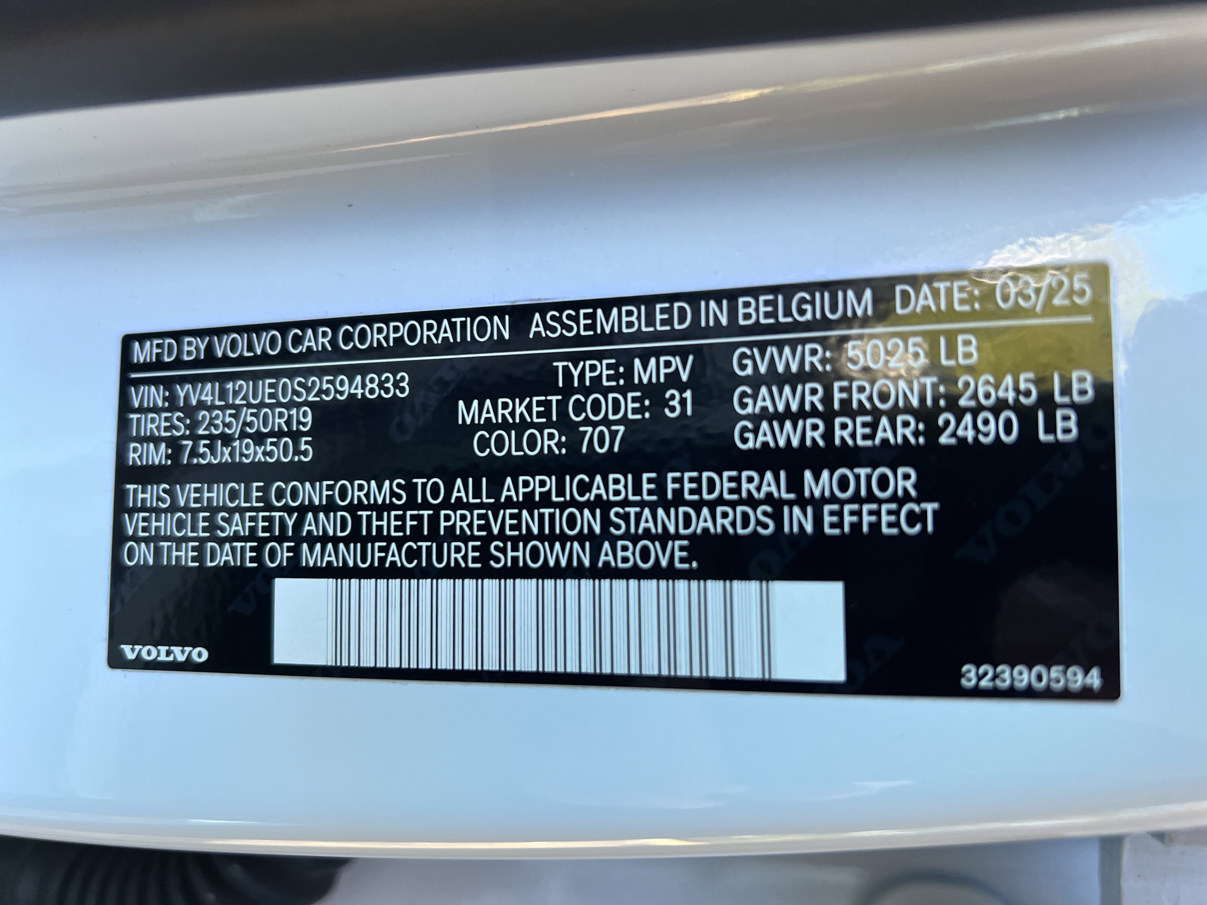 Used 2025 Volvo XC40 B5 Plus image 35