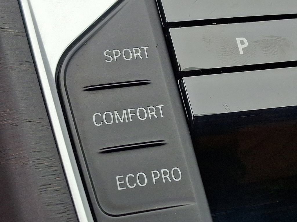 Used 2023 BMW 330i xDrive Sedan w/ Premium Package image 26