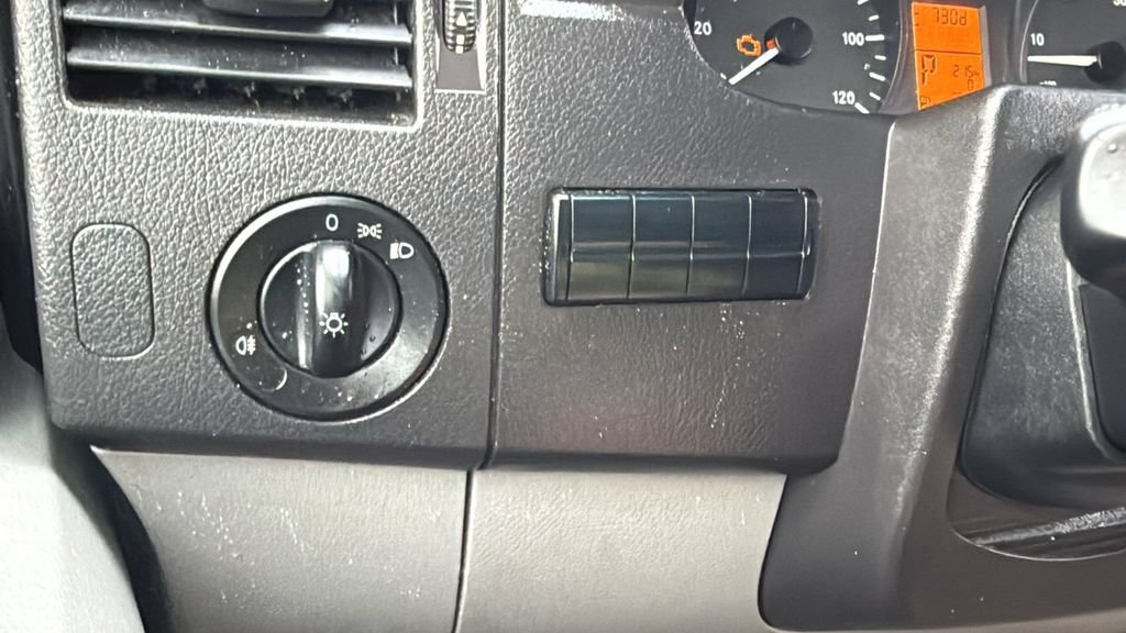 Used 2018 Mercedes-Benz Sprinter 2500 image 30