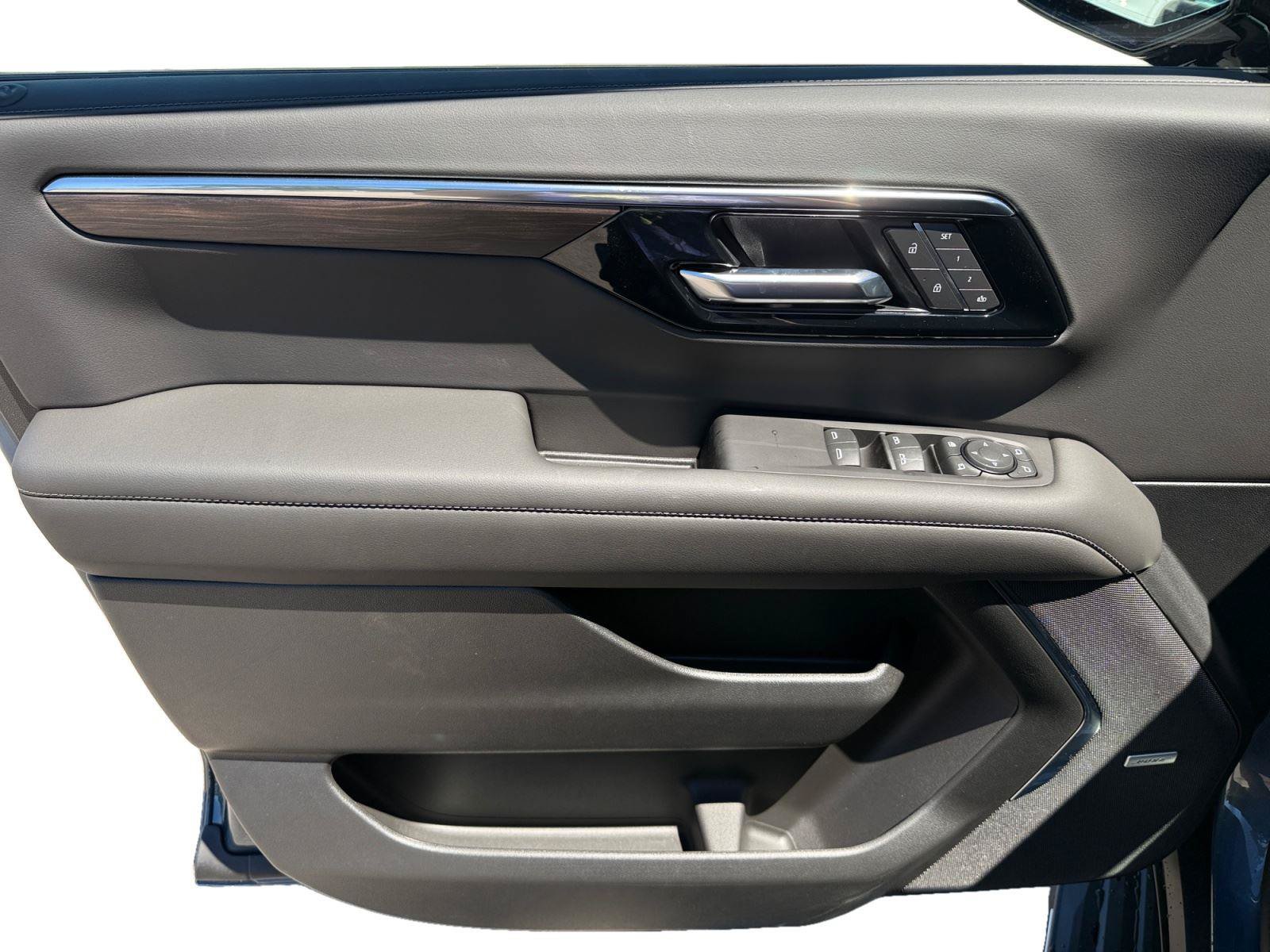 New 2026 Chevrolet Tahoe LT w/ Comfort Package AWD/4WD image 9