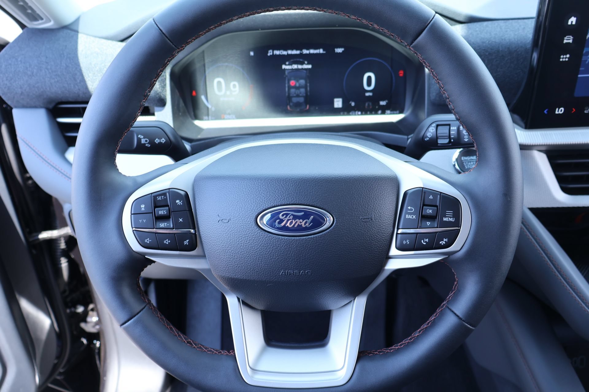 New 2026 Ford Explorer Active w/ Active Comfort Package AWD/4WD image 3