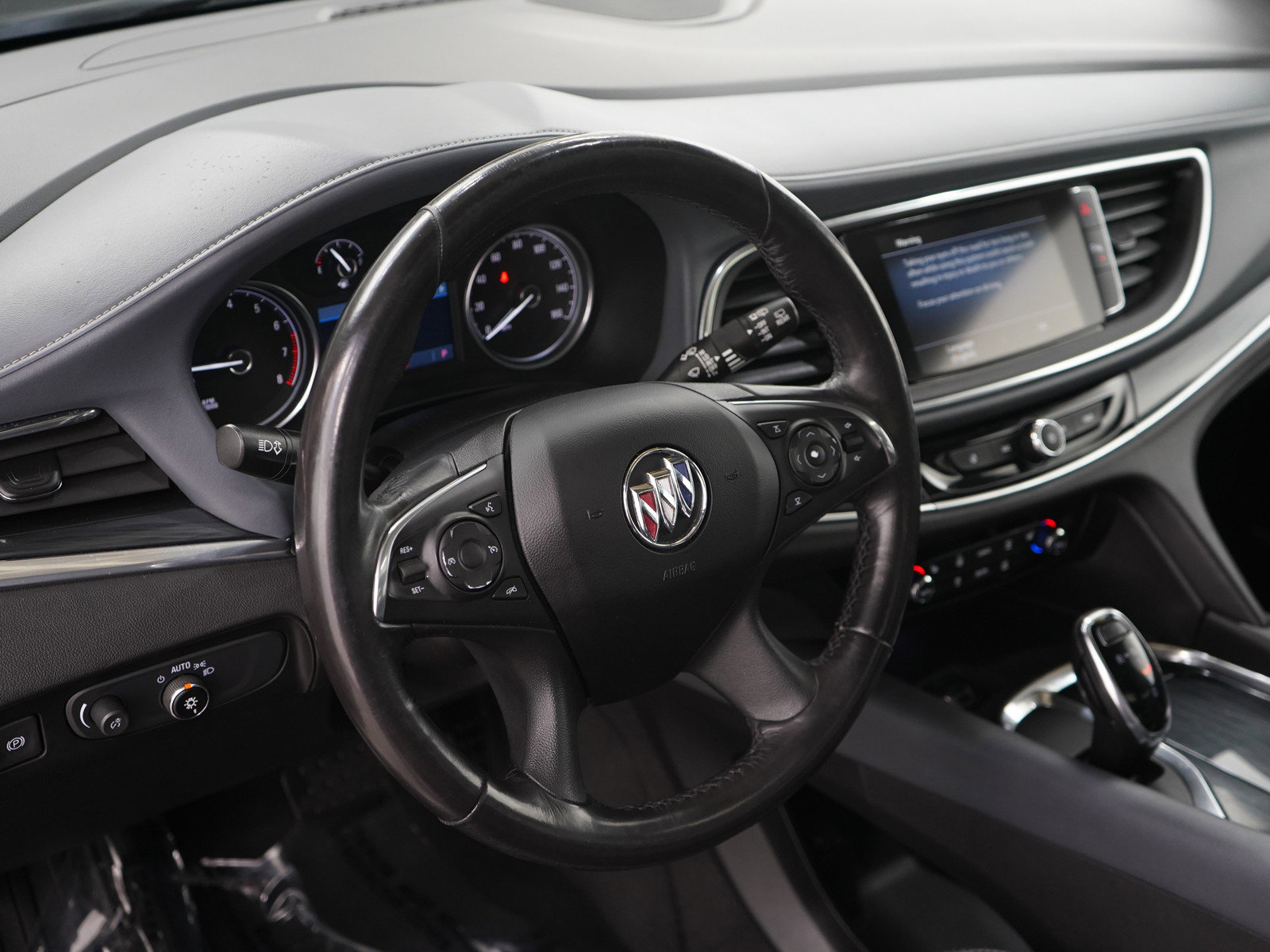 Used 2020 Buick Enclave Essence w/ Sound and Sites Package AWD/4WD image 22