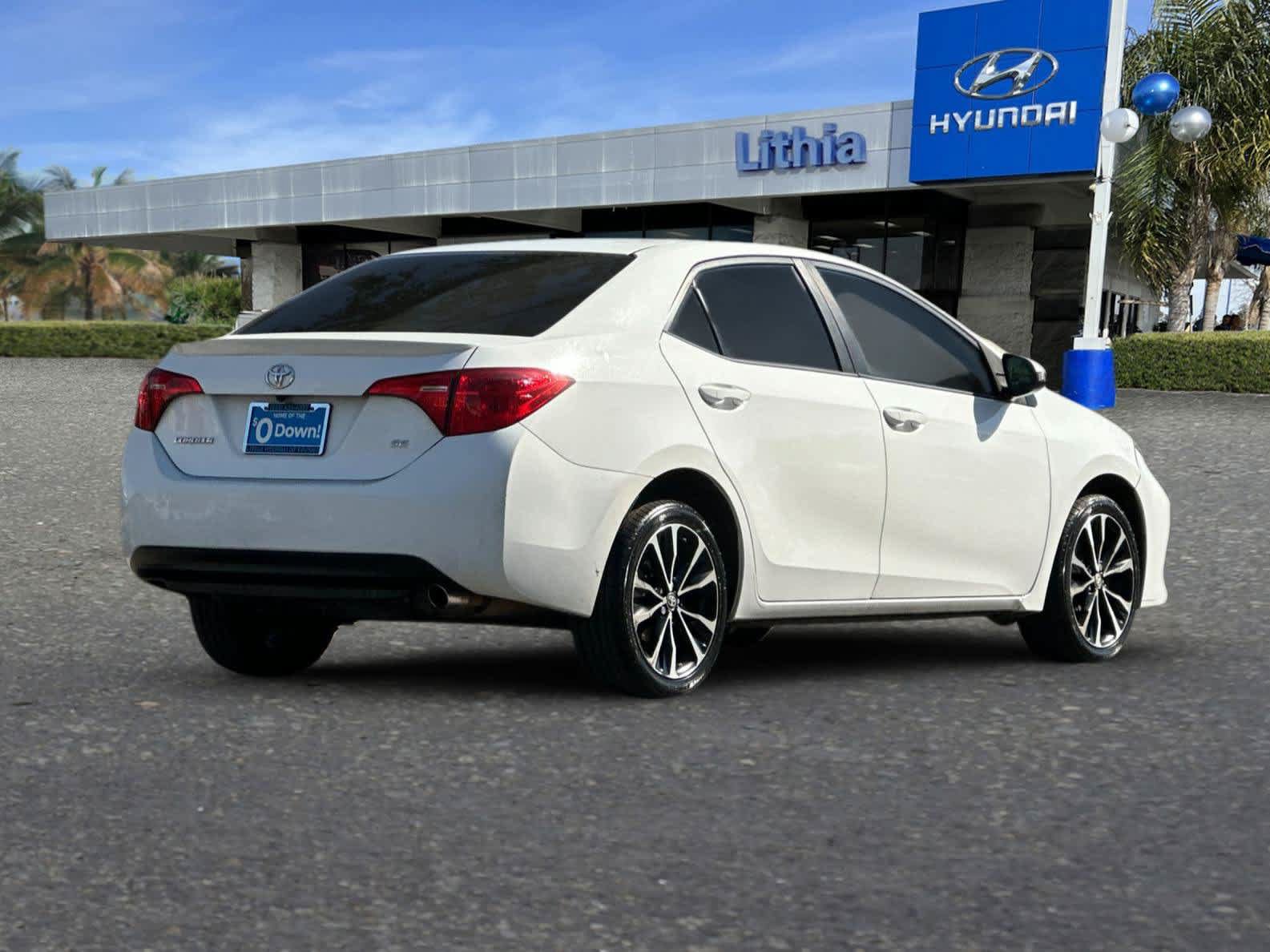 Used 2017 Toyota Corolla SE FWD image 3