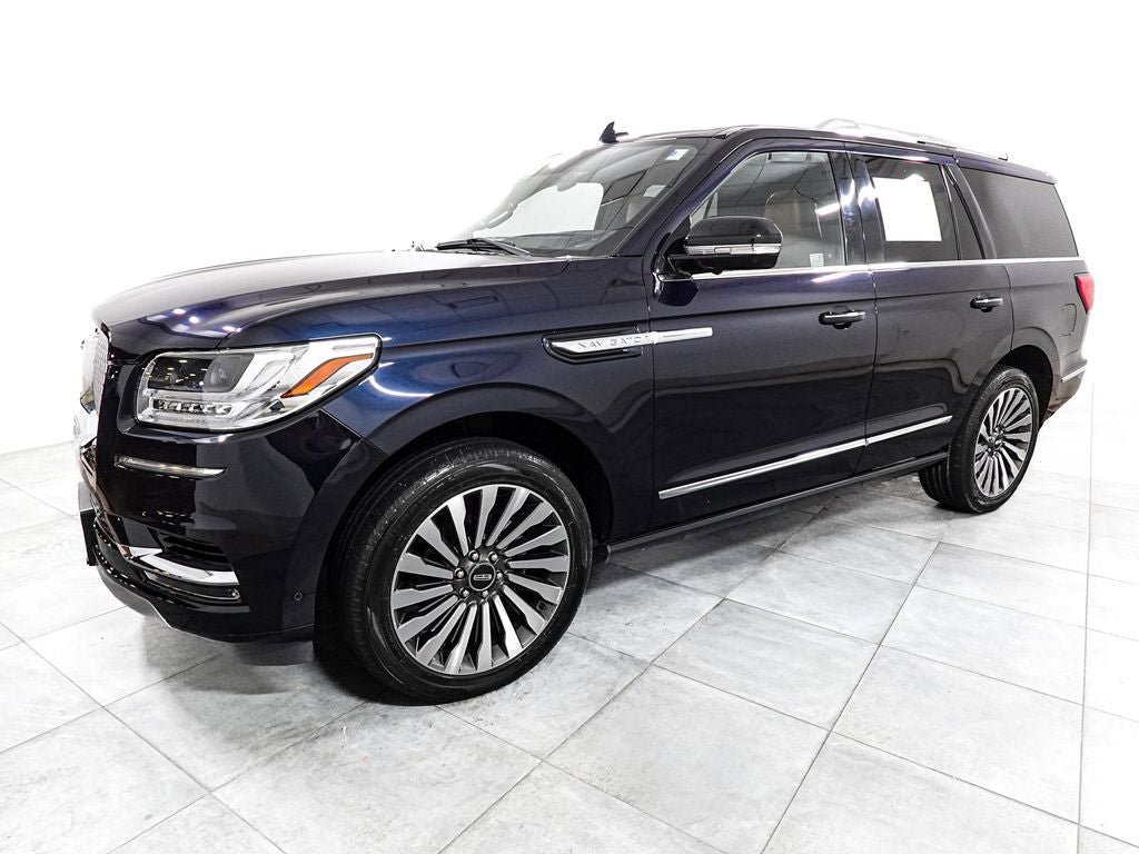 Used 2021 Lincoln Navigator Reserve w/ Luxury Package AWD/4WD image 3