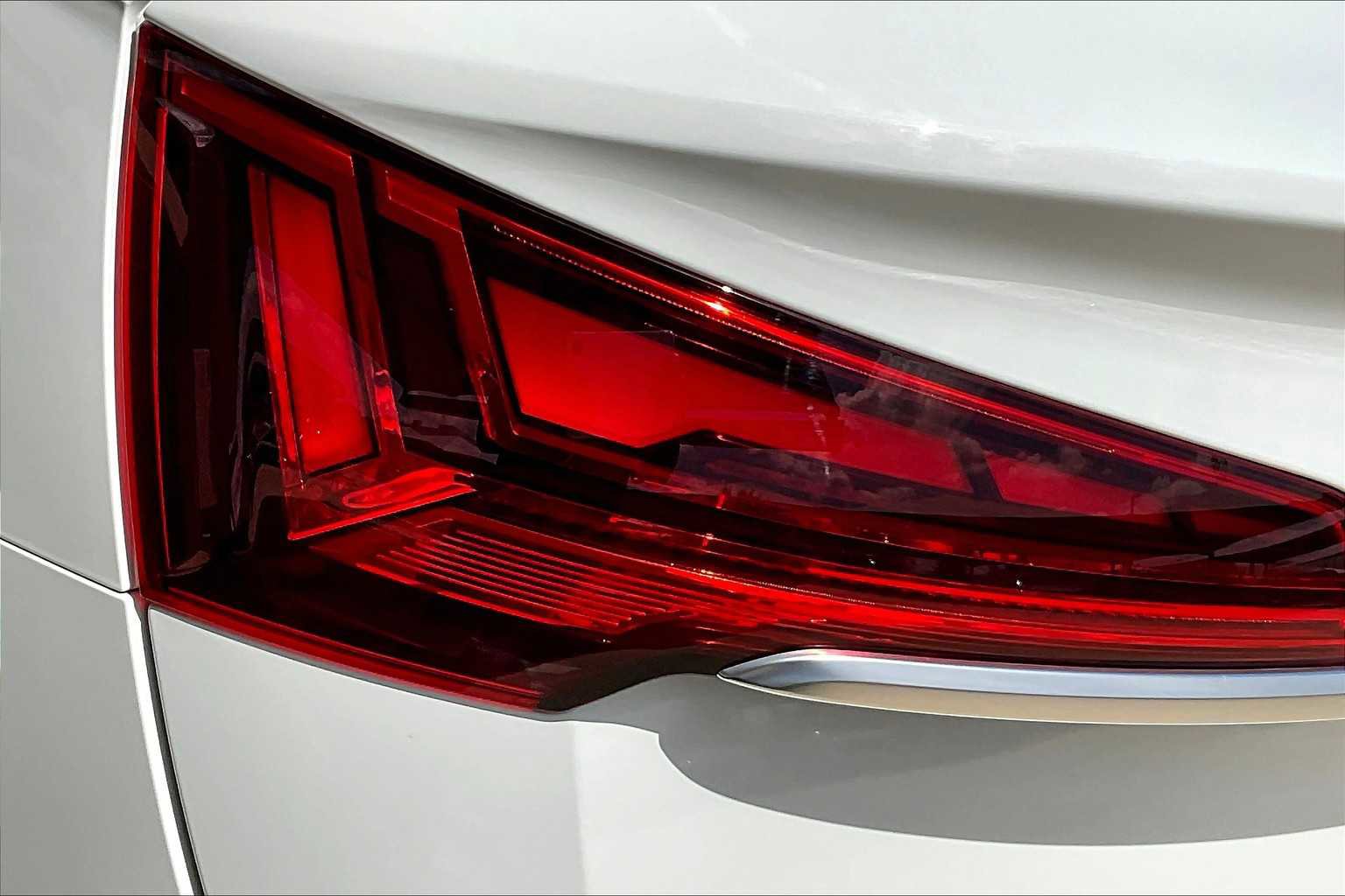 Used 2021 Audi Q5 2.0T Premium w/ Convenience Package image 28