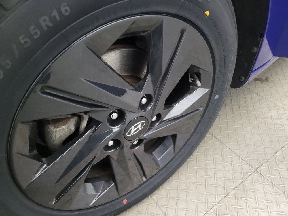 Used 2023 Hyundai Elantra SEL w/ Cargo Package image 31