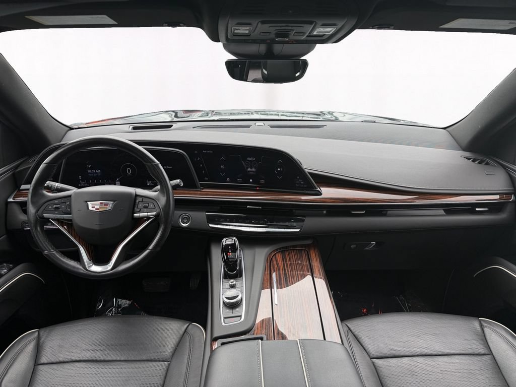 Used 2021 Cadillac Escalade Premium Luxury w/ LPO, Illumination Package AWD/4WD image 10