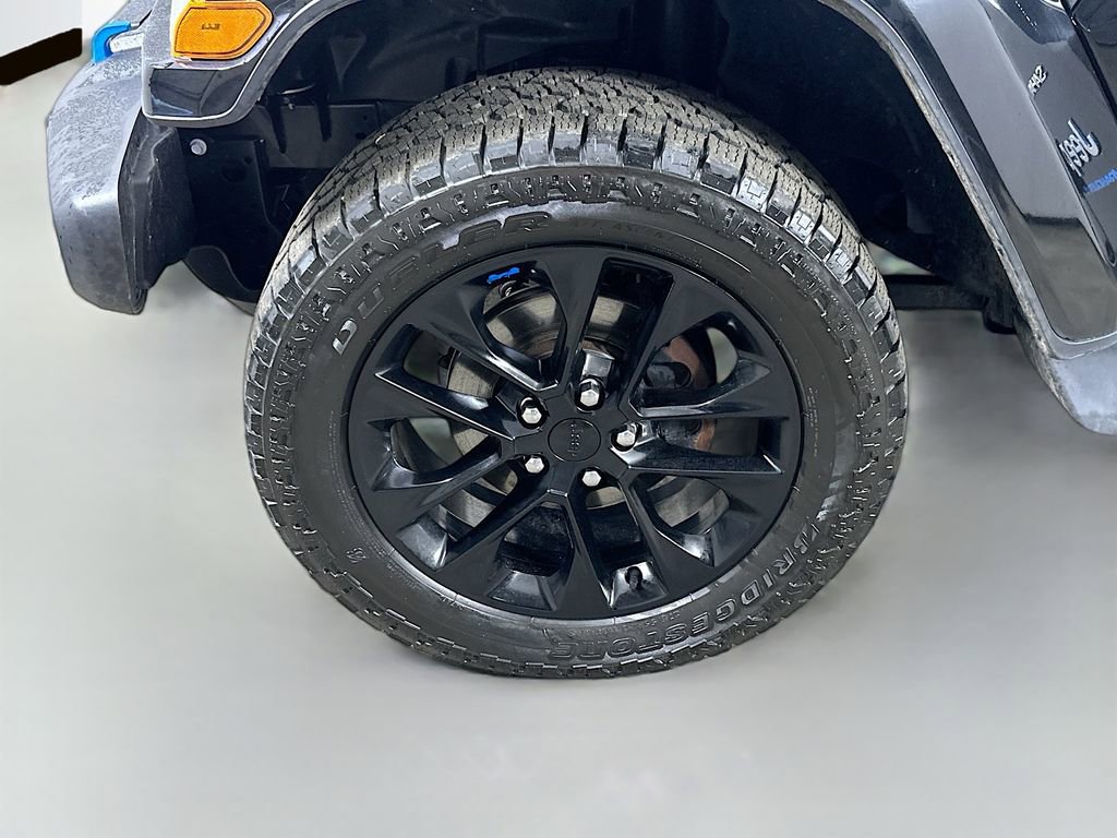 Used 2023 Jeep Wrangler Unlimited Sahara w/ Cold Weather Group image 8