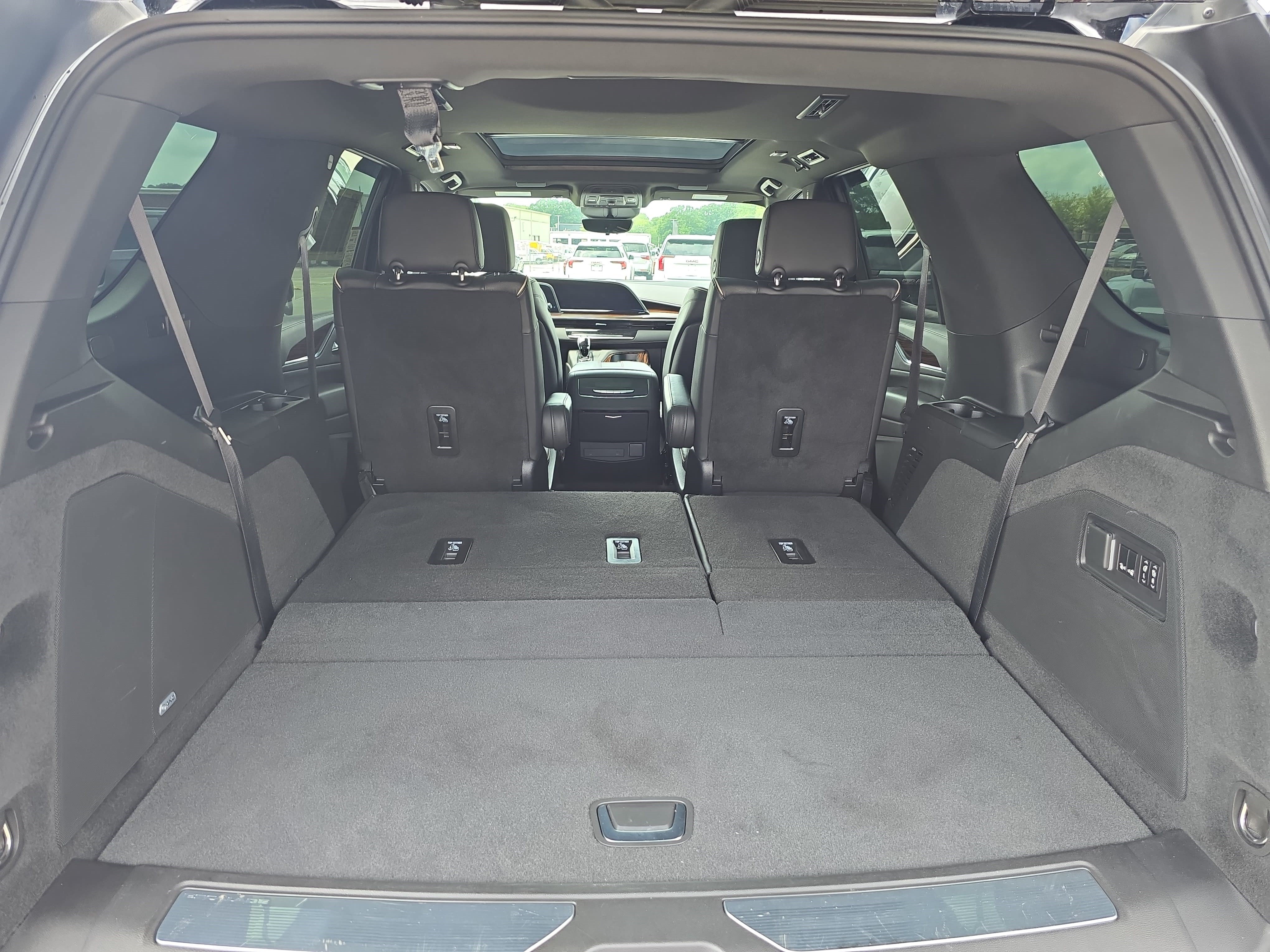 Used 2023 Cadillac Escalade Premium Luxury AWD/4WD image 14