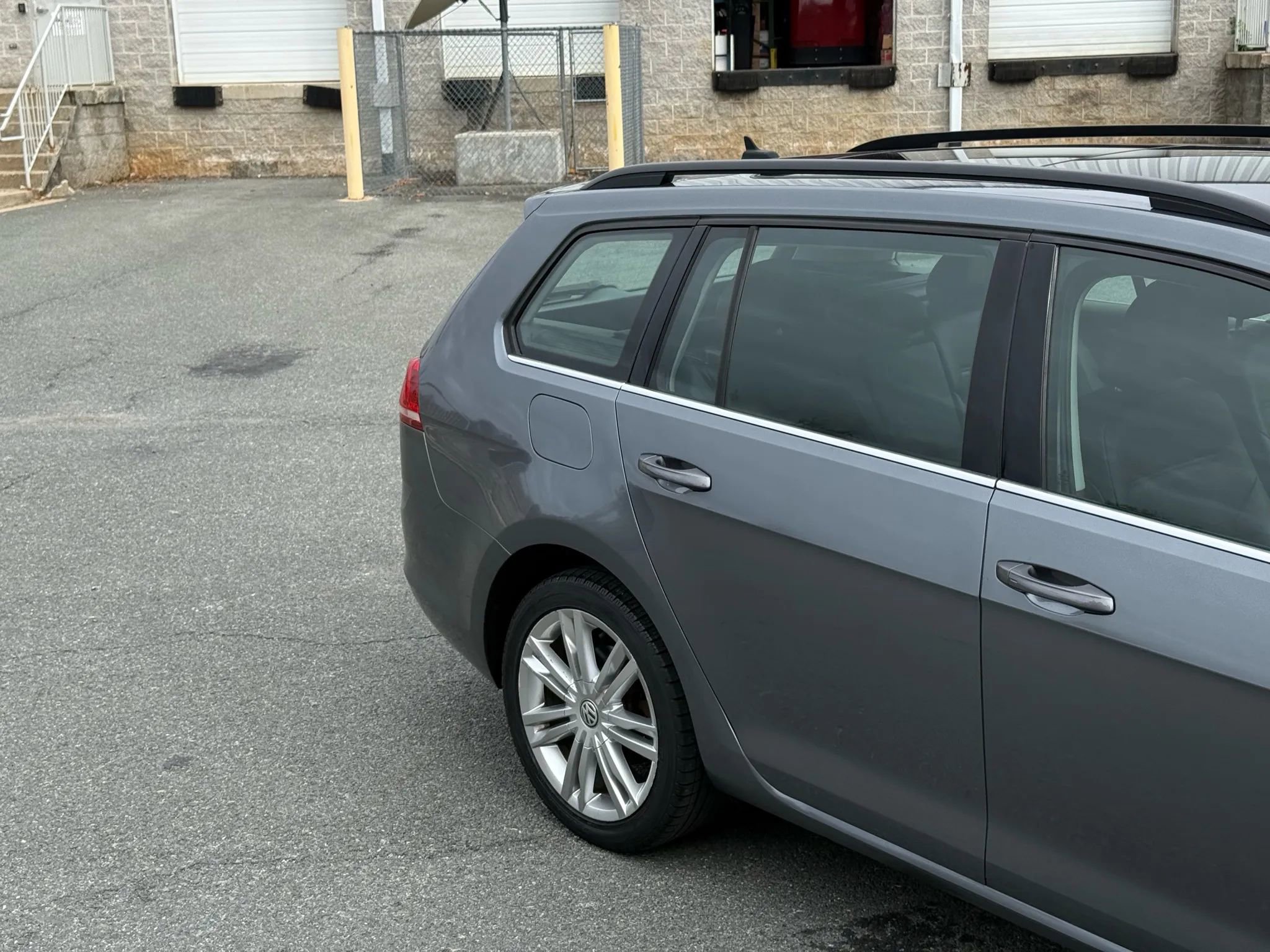 Used 2016 Volkswagen Golf Limited Edition image 5