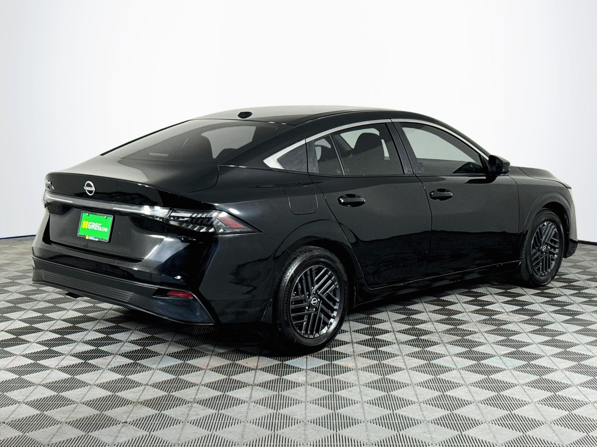 Used 2026 Nissan Sentra SV w/ SV Convenience Package FWD image 8