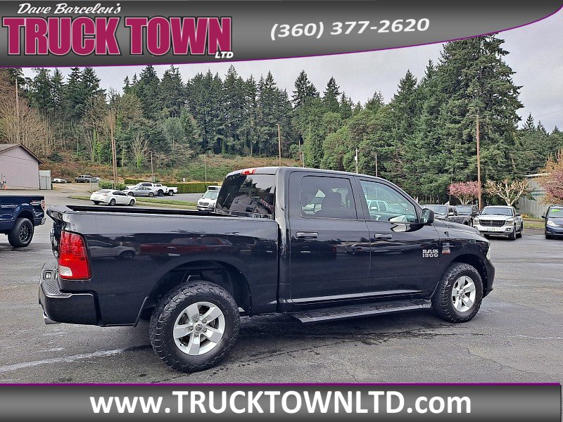 Used 2017 RAM 1500 Express AWD/4WD image 3