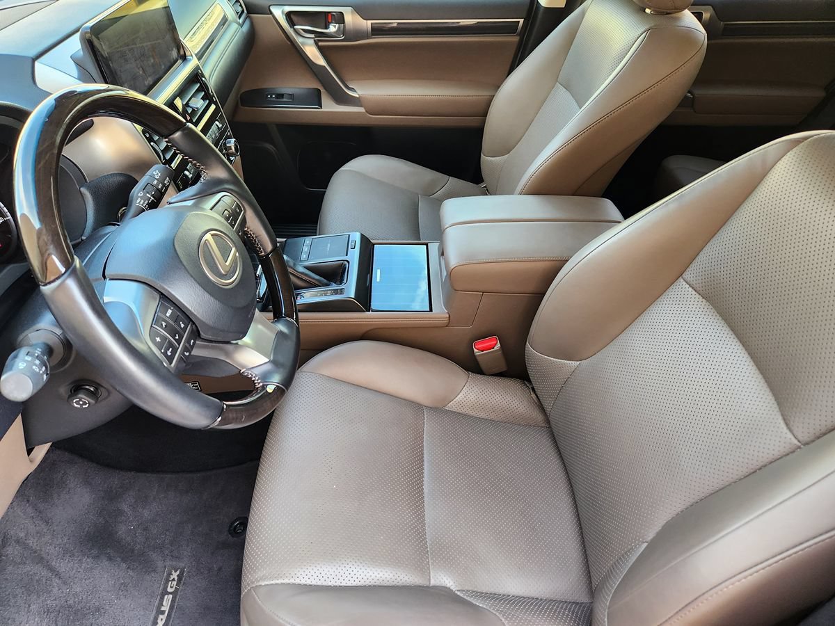 Used 2023 Lexus GX 460 Luxury w/ Accessory Package AWD/4WD image 29