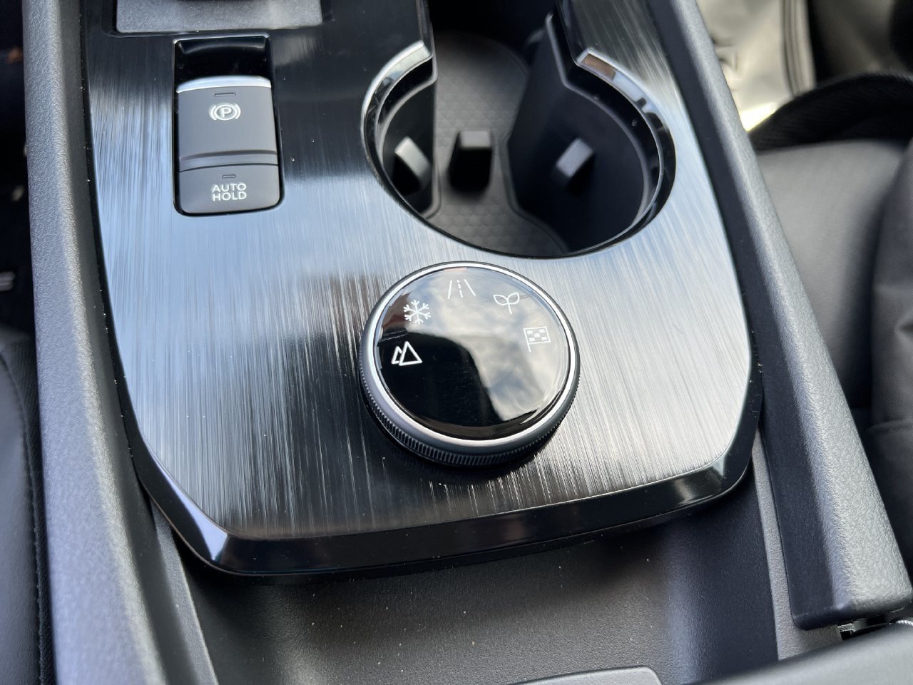 New 2026 Nissan Rogue Dark Armor AWD/4WD image 11