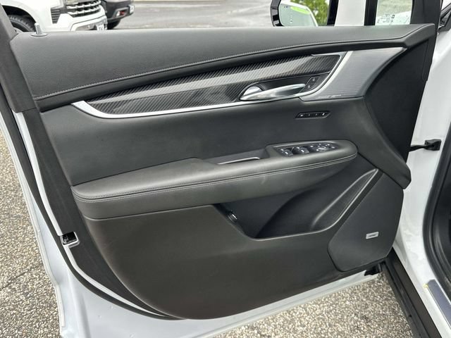 Used 2024 Cadillac XT6 Sport w/ Technology Package AWD/4WD image 15