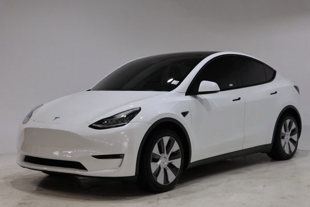 Used 2022 Tesla Model Y Long Range image 3
