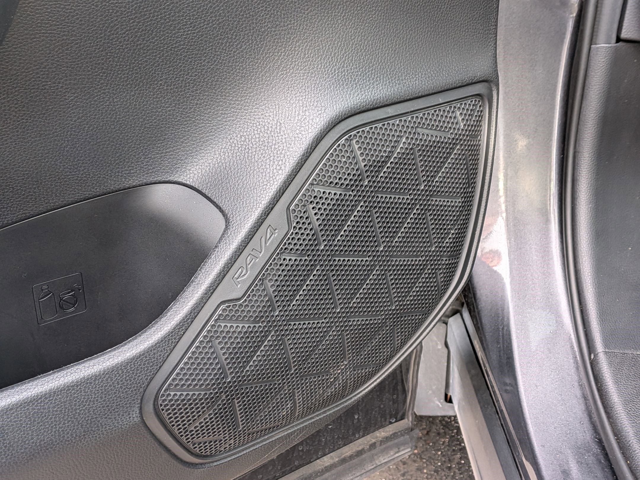 Used 2021 Toyota RAV4 XLE Premium image 15