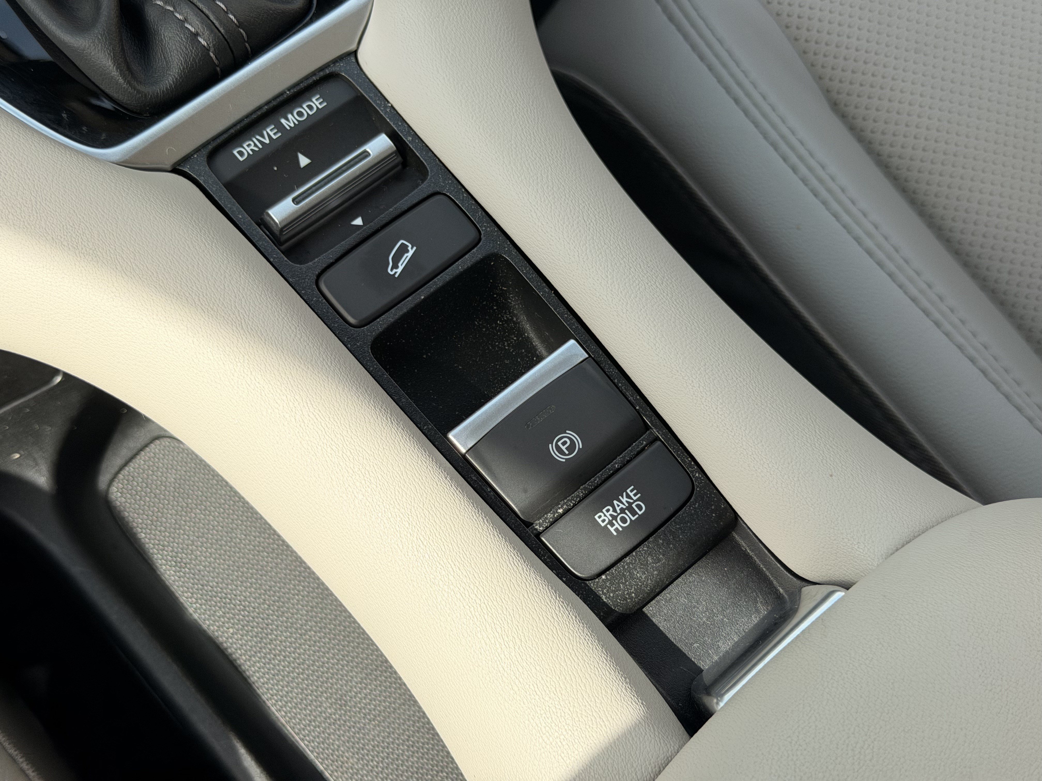 Certified 2024 Honda HR-V EX-L image 17