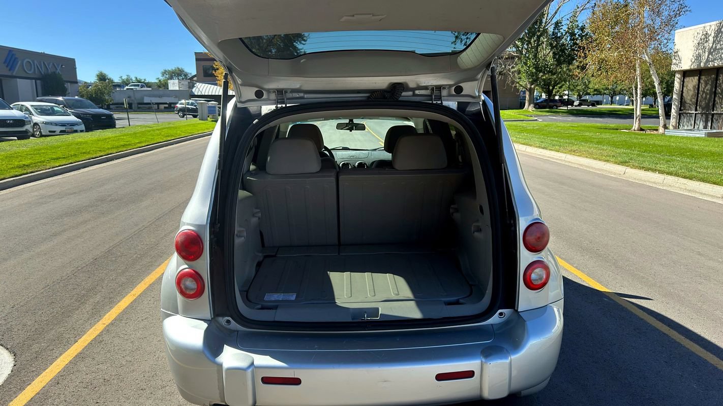 Used 2011 Chevrolet HHR LT FWD image 5