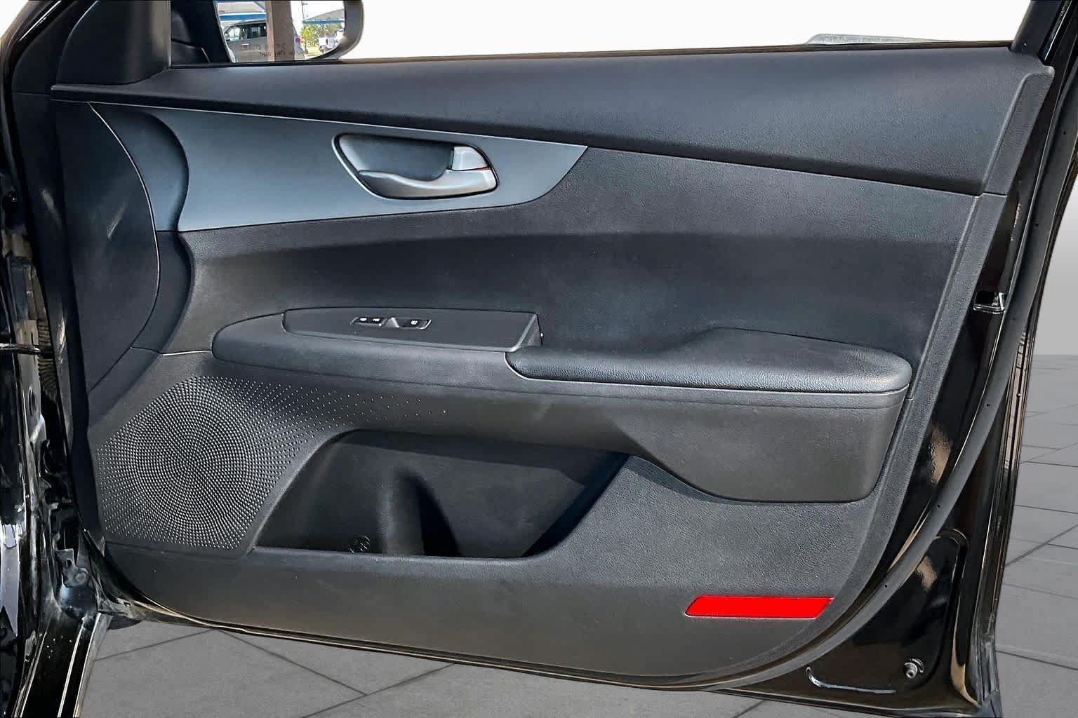Used 2021 Kia Forte LXS FWD image 21