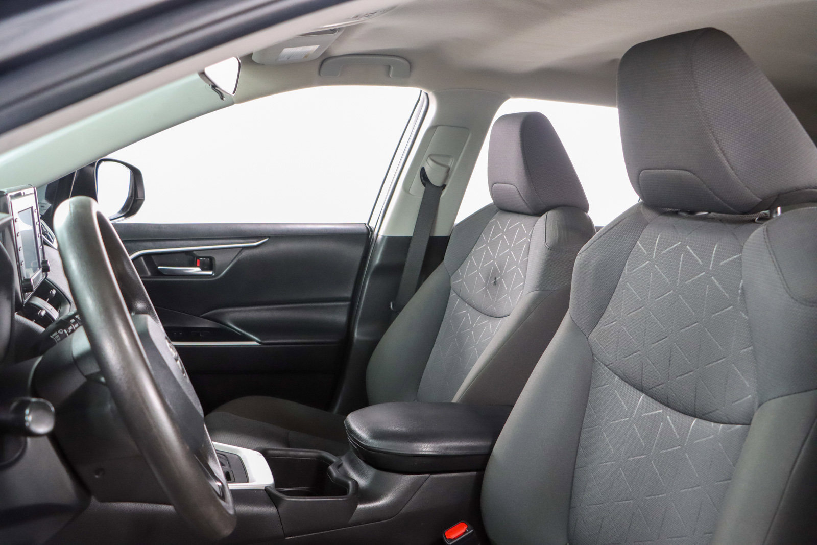 Used 2022 Toyota RAV4 XLE image 23