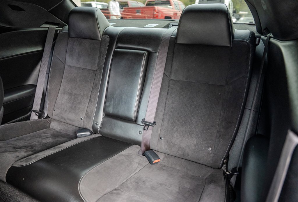 Used 2022 Dodge Challenger R/T w/ Plus Package image 31