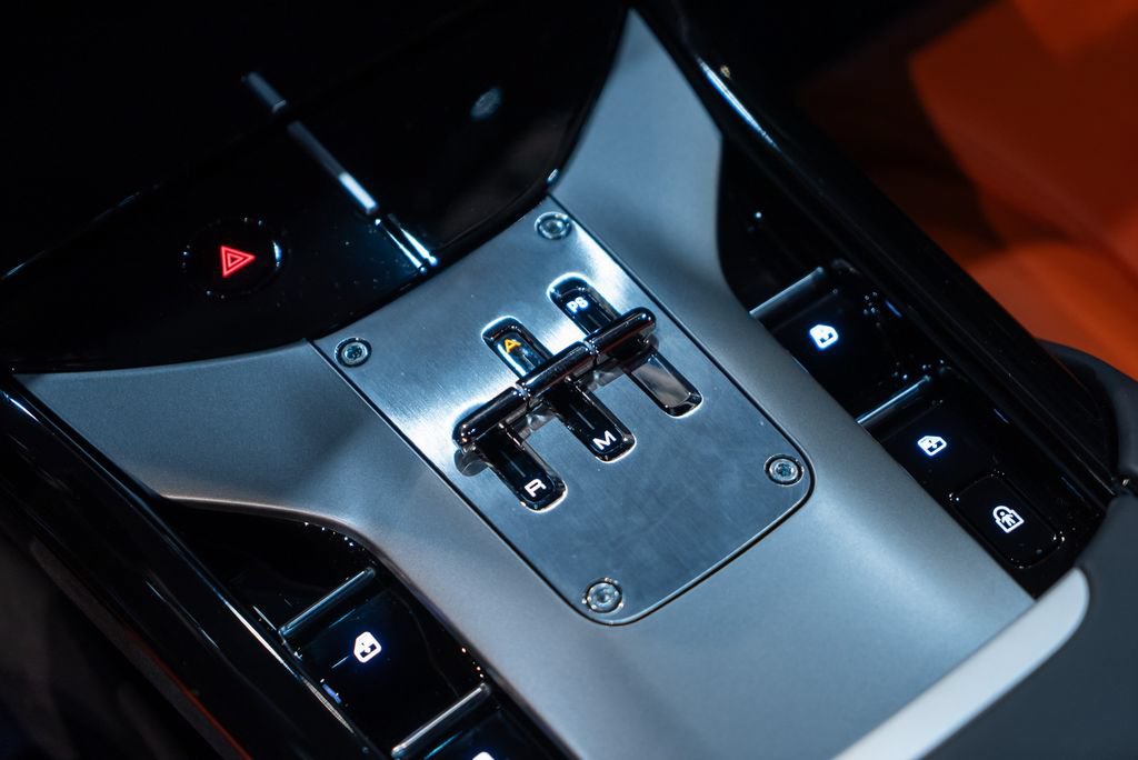 Certified 2025 Ferrari Purosangue AWD/4WD image 31