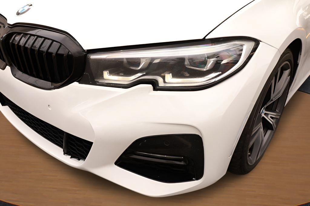 Used 2020 BMW 330i Sedan w/ M Sport Package RWD image 5