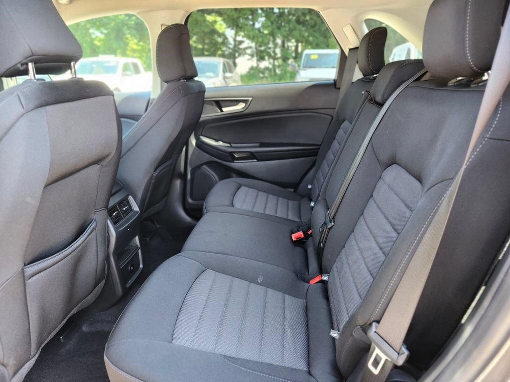 Certified 2022 Ford Edge SE w/ Black Appearance Package AWD/4WD image 16
