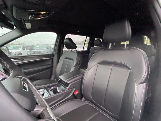 Used 2025 Jeep Grand Cherokee L Limited w/ Luxury Tech Group II AWD/4WD image 16
