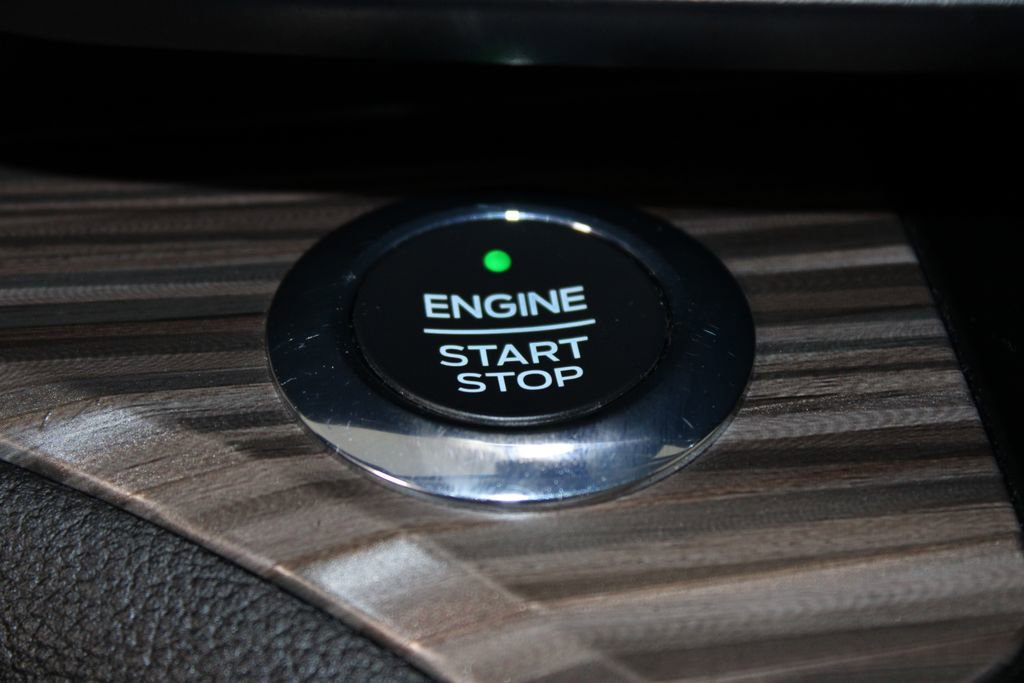 Used 2021 Ford Explorer Limited w/ Equipment Group 301A image 31