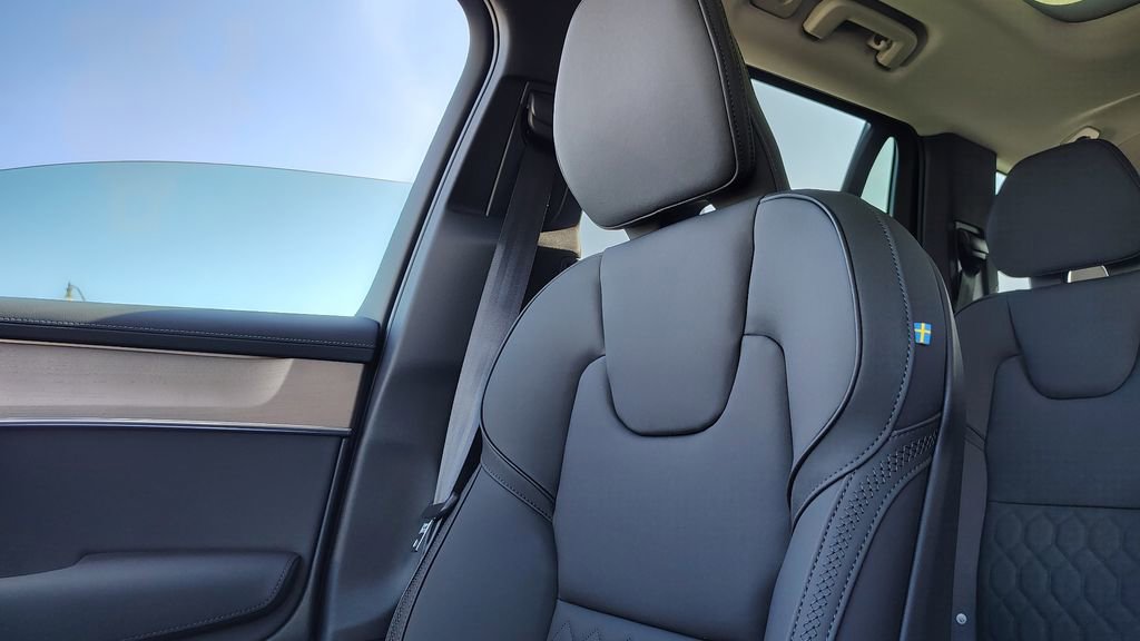 New 2026 Volvo XC90 B6 Plus image 23