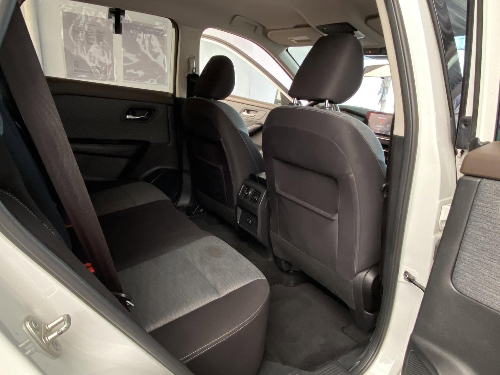 Used 2021 Nissan Rogue SV AWD/4WD image 11