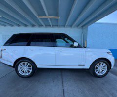 Used 2017 Land Rover Range Rover image 2