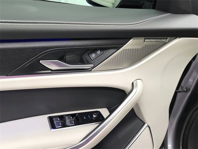 Used 2025 Jaguar F-PACE R-Dynamic S image 27