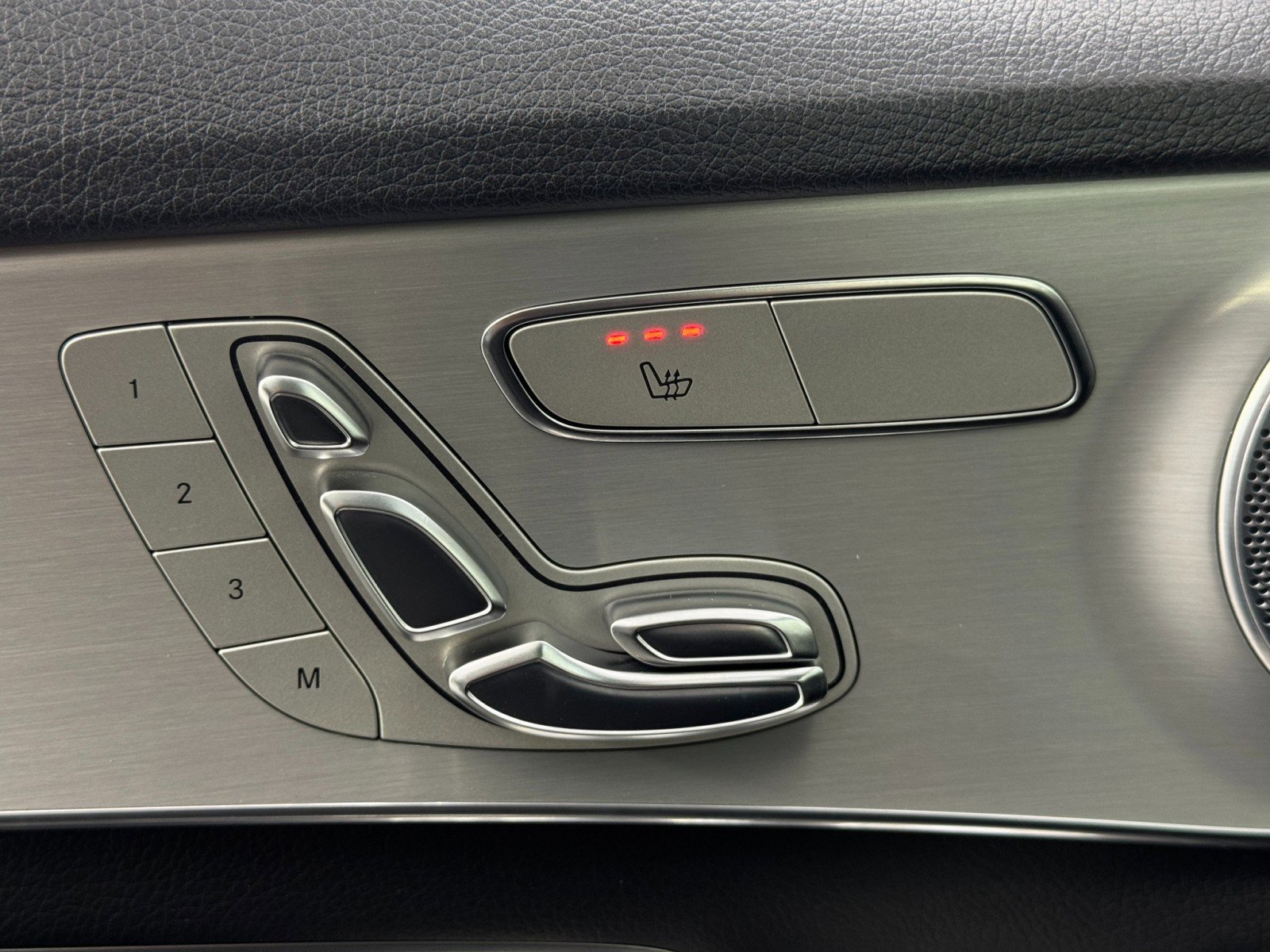 Used 2018 Mercedes-Benz C 300 Sedan image 17