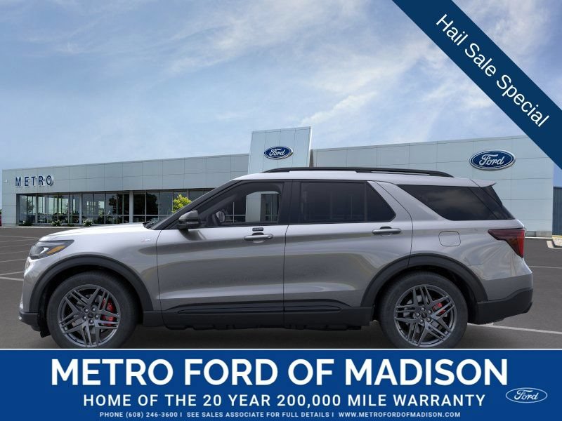 New 2026 Ford Explorer ST-Line w/ ST-Line Street Pack AWD/4WD image 3