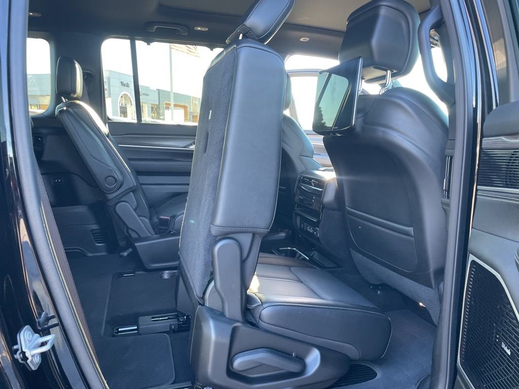 New 2024 Jeep Wagoneer L Series III w/ Premium Group I image 37