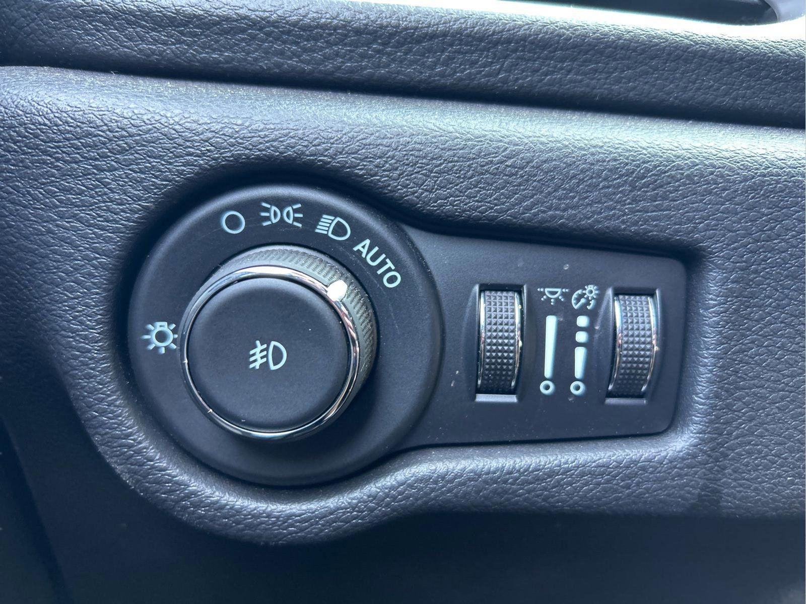 Certified 2021 Chrysler Pacifica Touring-L w/ S Appearance Package image 24