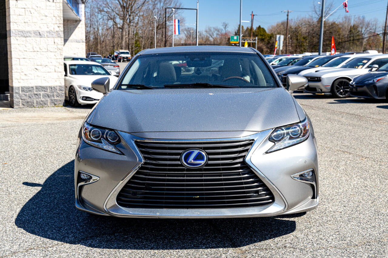 Used 2017 Lexus ES 300h image 2