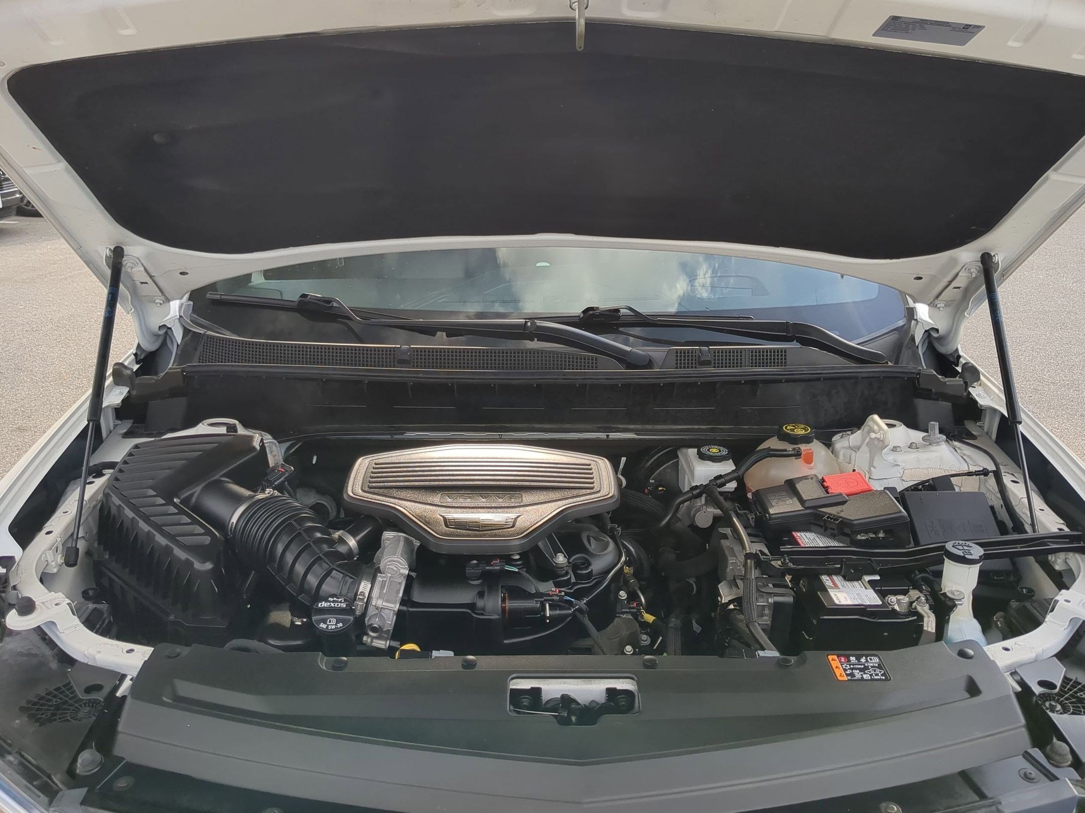 Used 2021 Cadillac XT6 Premium Luxury w/ LPO, ONYX Package image 26