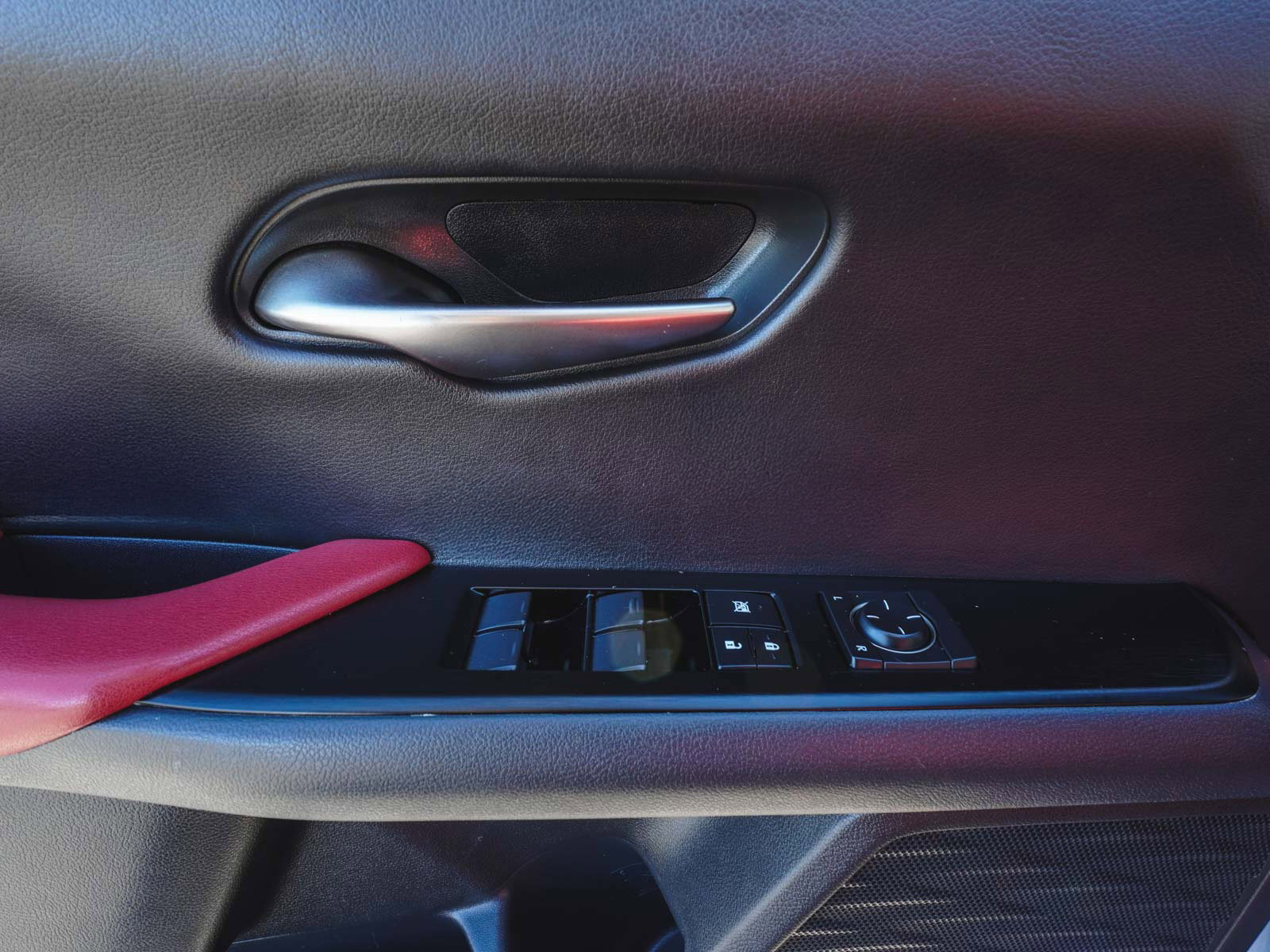 Used 2022 Lexus UX 250h F Sport image 9