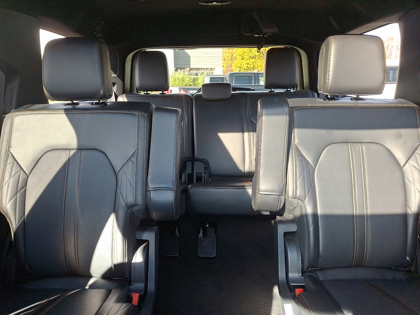 Certified 2024 Ford Expedition Platinum image 19