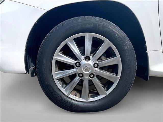 Used 2011 Lexus LX 570 4WD w/ Luxury Pkg w/Pre-crash image 10
