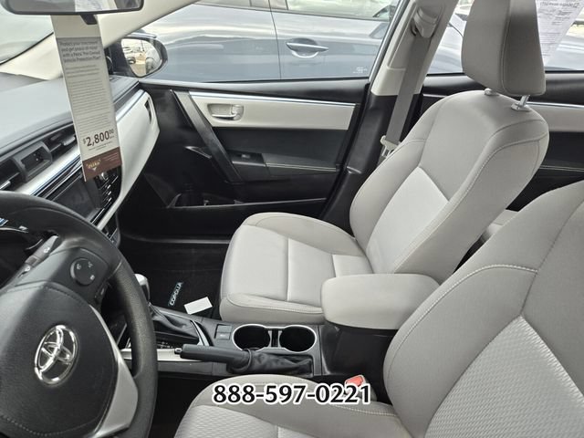 Used 2016 Toyota Corolla LE FWD image 2