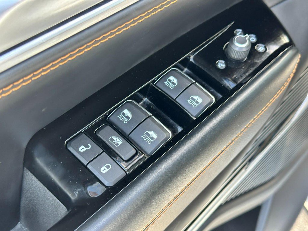 Used 2024 Jeep Grand Wagoneer L Series III image 18